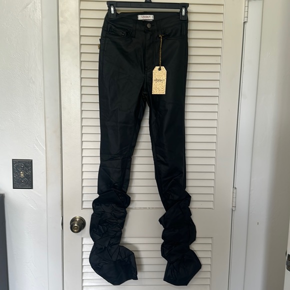 Vibrant MIU-S-Black Scrunch Up Bootcut Stretch Vegan leather Pant. Style: P1733 - Picture 1 of 10